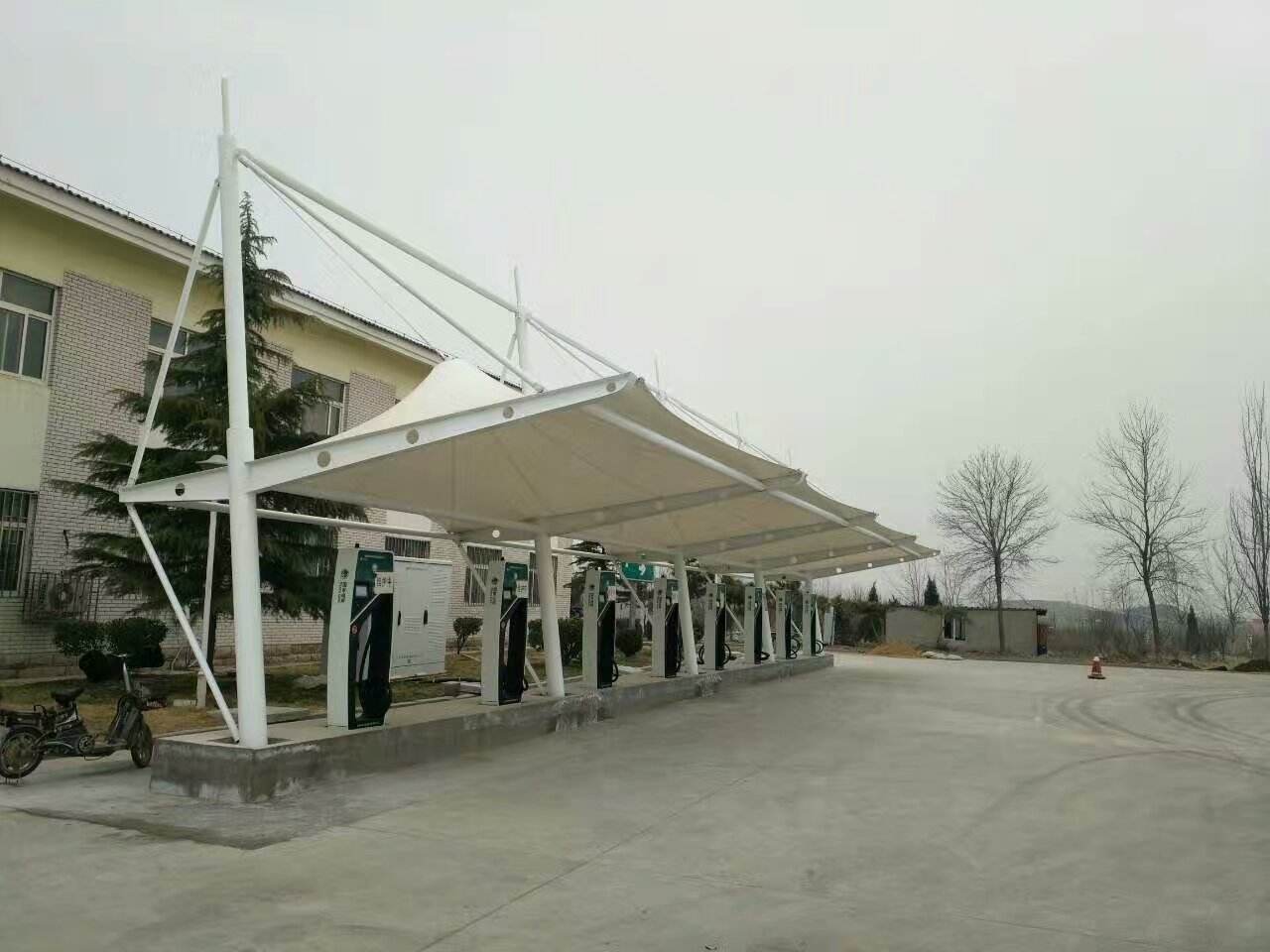 尖頂式膜結(jié)構(gòu)停車篷