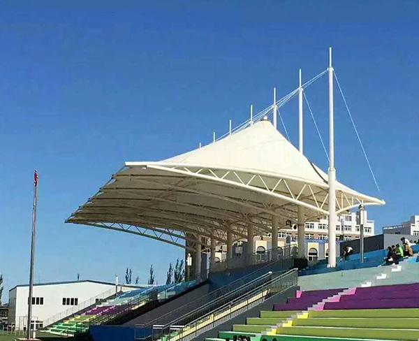 1587625380929754.jpg 看臺膜結(jié)構(gòu)遮陽篷 (2).jpg