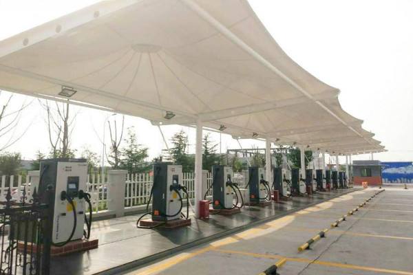 尖頂式膜結(jié)構(gòu)停車篷