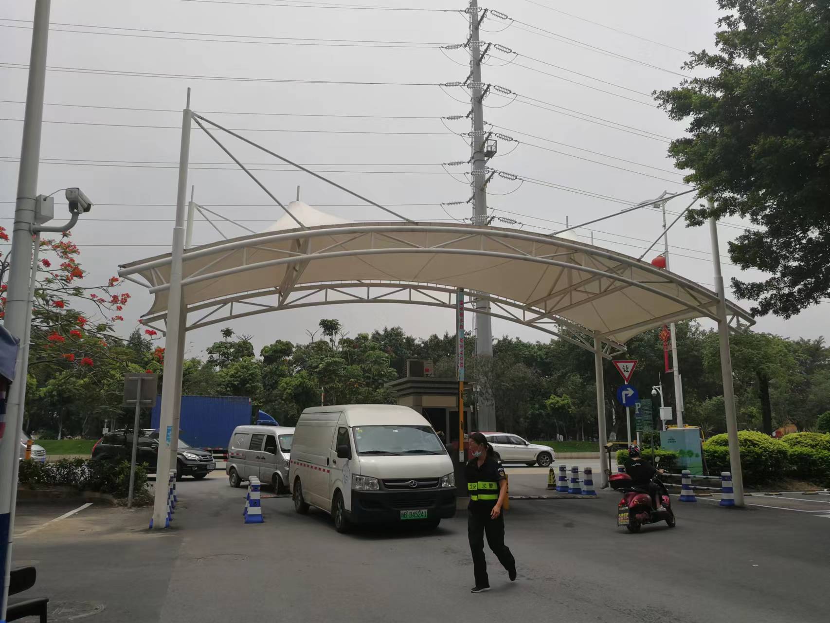 膜結(jié)構(gòu)停車篷